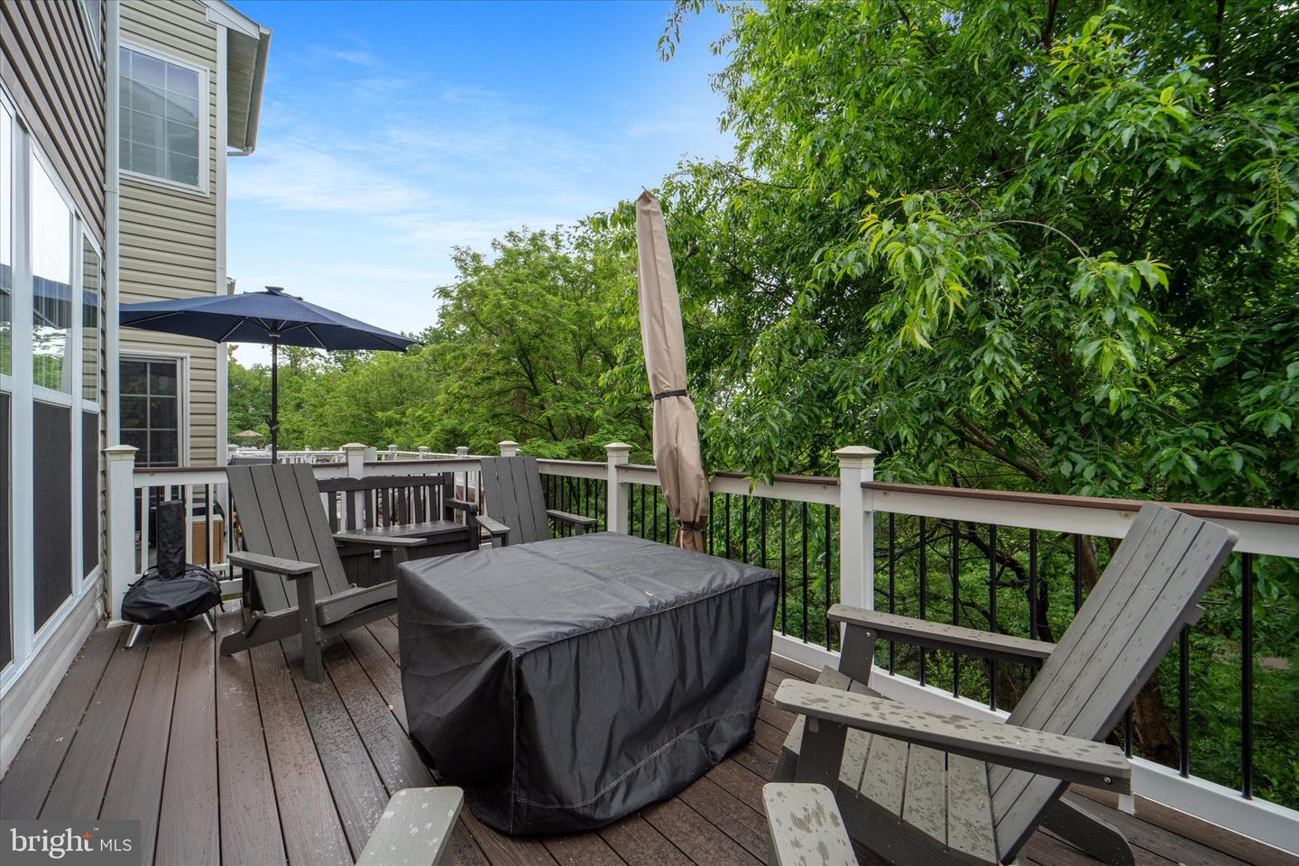 8207 SINGLELEAF LN, LORTON, Virginia 22079, 4 Bedrooms Bedrooms, ,3 BathroomsBathrooms,Residential,For sale,8207 SINGLELEAF LN,VAFX2237900 MLS # VAFX2237900