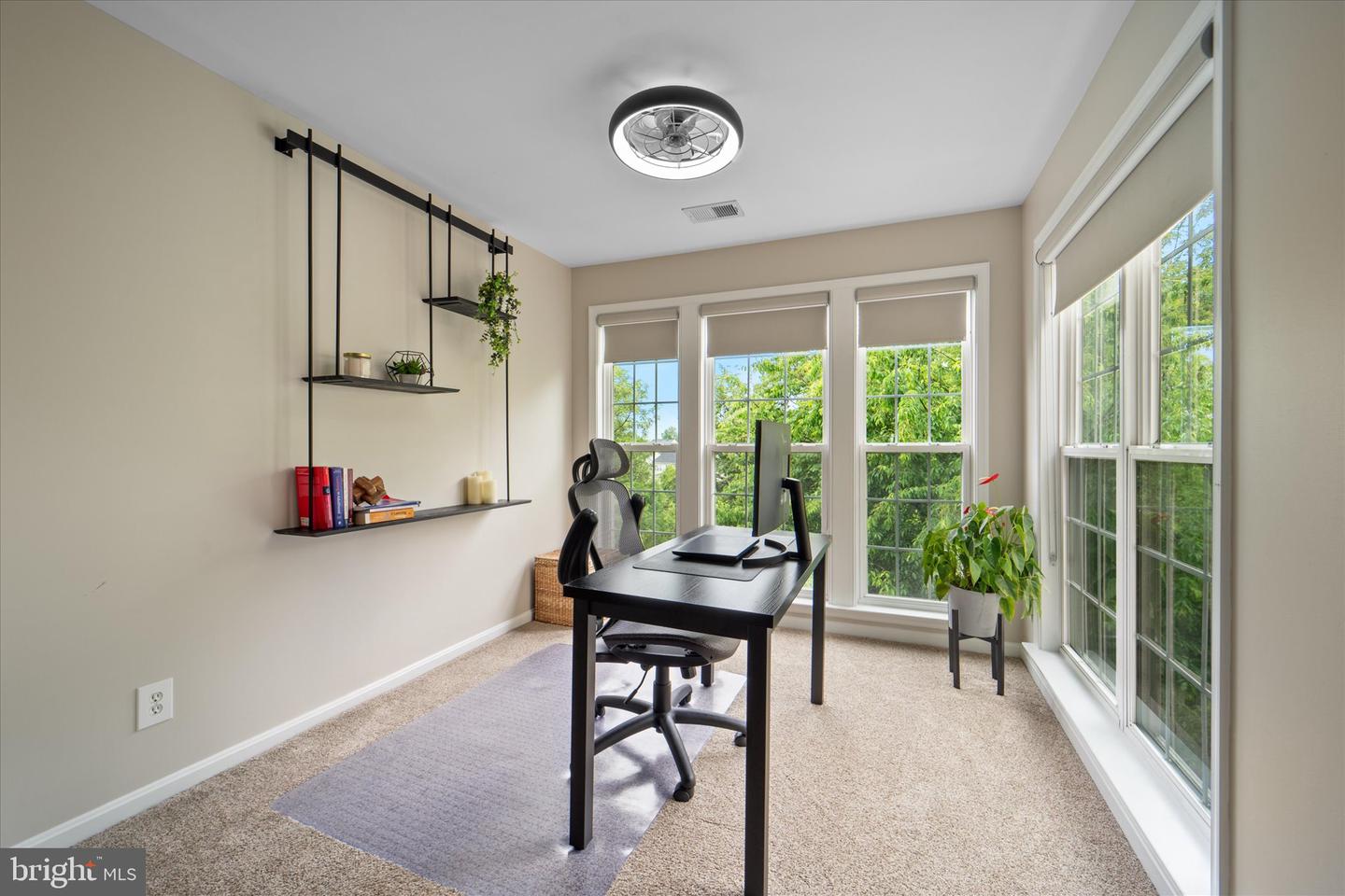 8207 SINGLELEAF LN, LORTON, Virginia 22079, 4 Bedrooms Bedrooms, ,3 BathroomsBathrooms,Residential,For sale,8207 SINGLELEAF LN,VAFX2237900 MLS # VAFX2237900