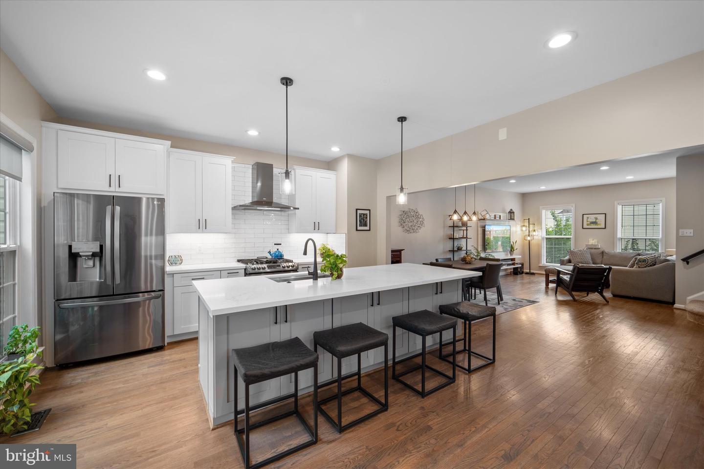 8207 SINGLELEAF LN, LORTON, Virginia 22079, 4 Bedrooms Bedrooms, ,3 BathroomsBathrooms,Residential,For sale,8207 SINGLELEAF LN,VAFX2237900 MLS # VAFX2237900