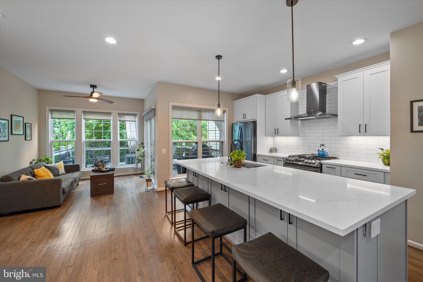 8207 SINGLELEAF LN, LORTON, Virginia 22079, 4 Bedrooms Bedrooms, ,3 BathroomsBathrooms,Residential,For sale,8207 SINGLELEAF LN,VAFX2237900 MLS # VAFX2237900