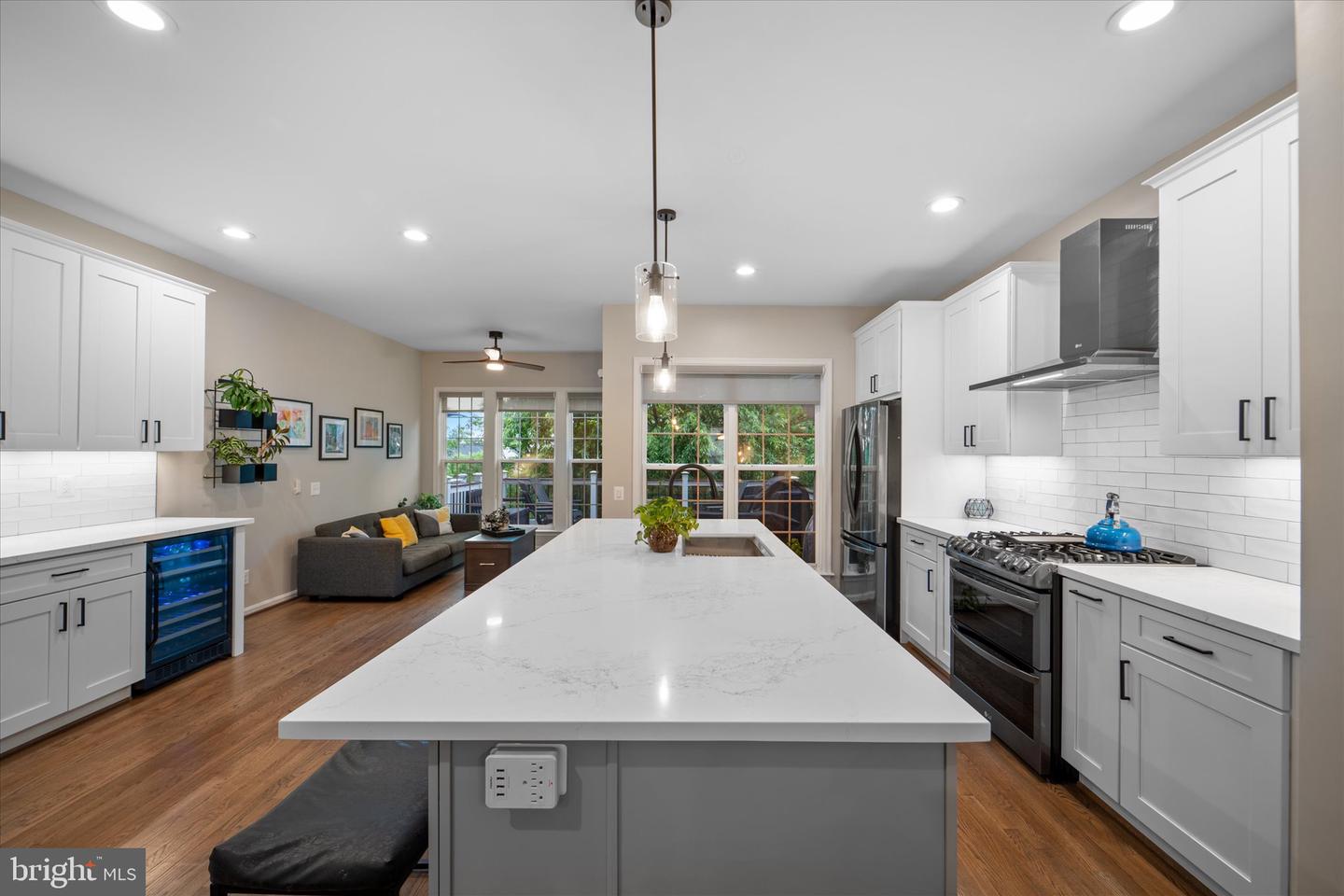 8207 SINGLELEAF LN, LORTON, Virginia 22079, 4 Bedrooms Bedrooms, ,3 BathroomsBathrooms,Residential,For sale,8207 SINGLELEAF LN,VAFX2237900 MLS # VAFX2237900