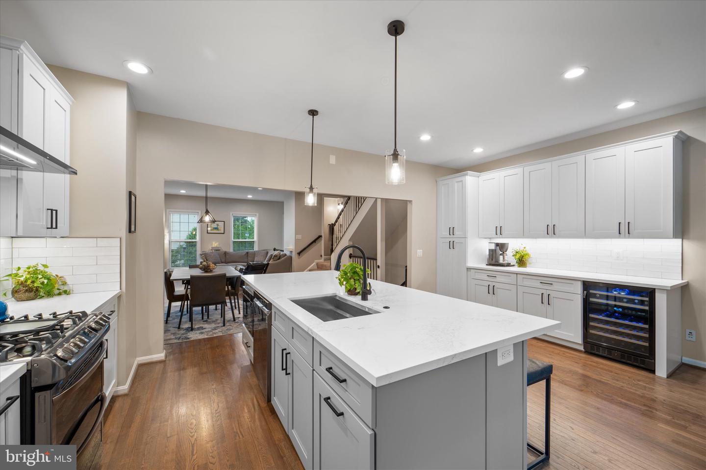 8207 SINGLELEAF LN, LORTON, Virginia 22079, 4 Bedrooms Bedrooms, ,3 BathroomsBathrooms,Residential,For sale,8207 SINGLELEAF LN,VAFX2237900 MLS # VAFX2237900
