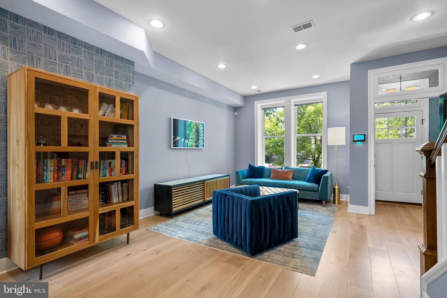 1304 E ST NE, WASHINGTON, District Of Columbia 20002, 4 Bedrooms Bedrooms, ,3 BathroomsBathrooms,Residential,For sale,1304 E ST NE,DCDC2198592 MLS # DCDC2198592