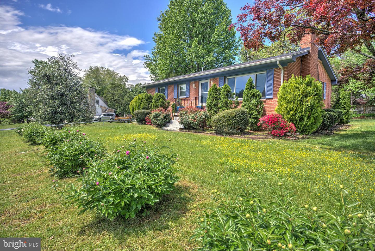 321 E E ST, PURCELLVILLE, Virginia 20132, 3 Bedrooms Bedrooms, ,2 BathroomsBathrooms,Residential,For sale,321 E E ST,VALO2095366 MLS # VALO2095366