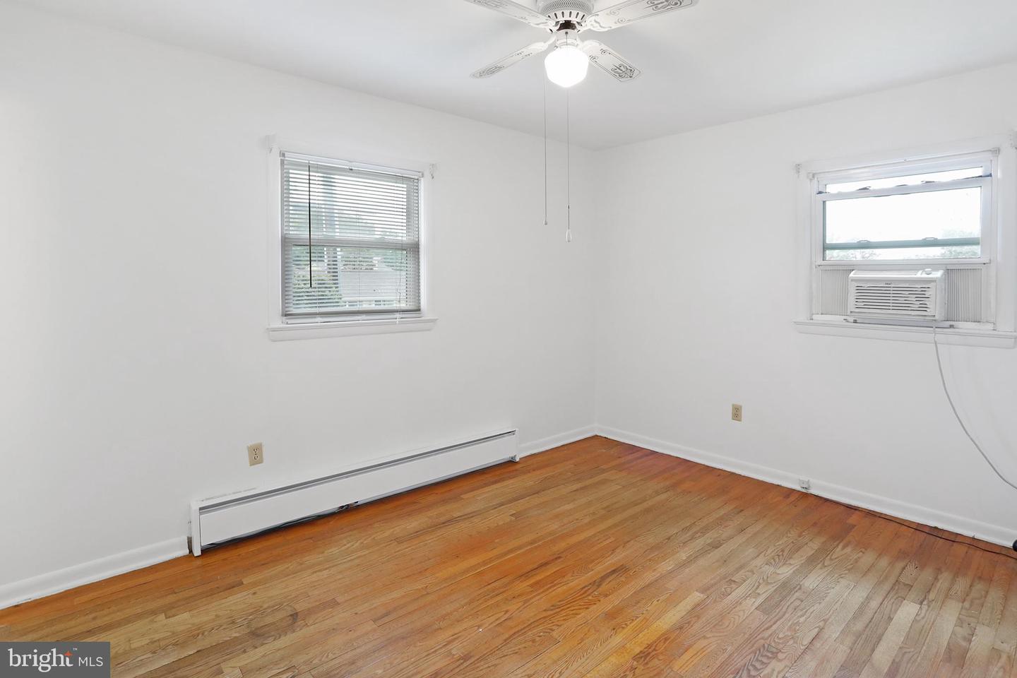 321 E E ST, PURCELLVILLE, Virginia 20132, 3 Bedrooms Bedrooms, ,2 BathroomsBathrooms,Residential,For sale,321 E E ST,VALO2095366 MLS # VALO2095366