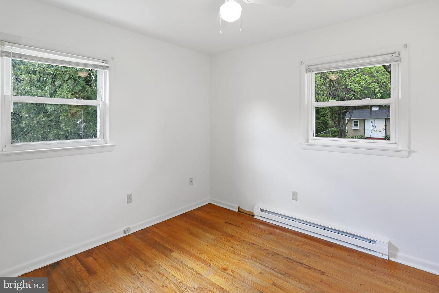 321 E E ST, PURCELLVILLE, Virginia 20132, 3 Bedrooms Bedrooms, ,2 BathroomsBathrooms,Residential,For sale,321 E E ST,VALO2095366 MLS # VALO2095366