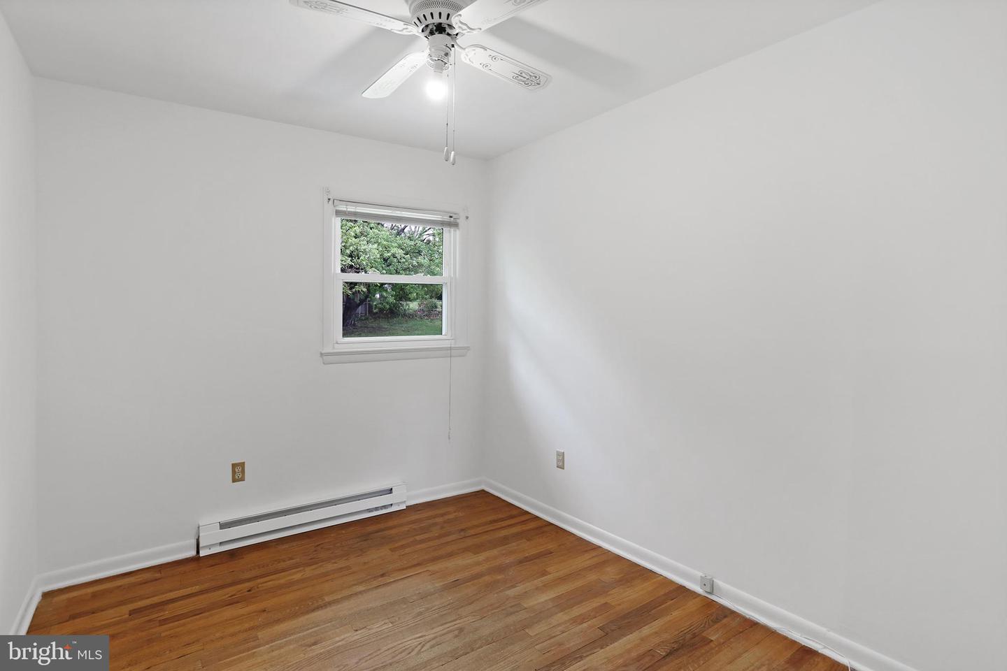 321 E E ST, PURCELLVILLE, Virginia 20132, 3 Bedrooms Bedrooms, ,2 BathroomsBathrooms,Residential,For sale,321 E E ST,VALO2095366 MLS # VALO2095366