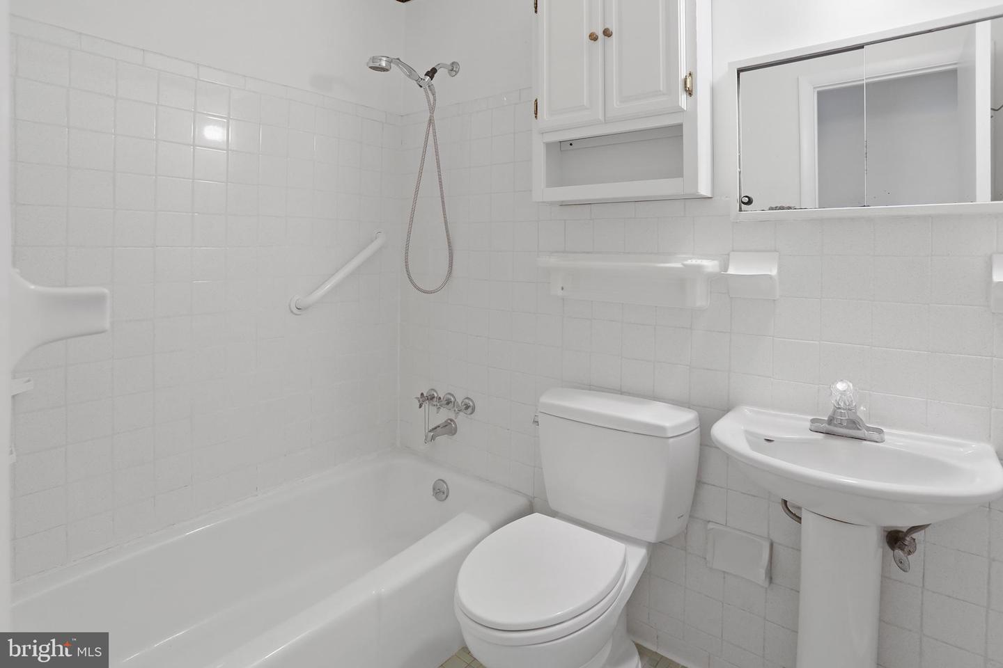 321 E E ST, PURCELLVILLE, Virginia 20132, 3 Bedrooms Bedrooms, ,2 BathroomsBathrooms,Residential,For sale,321 E E ST,VALO2095366 MLS # VALO2095366