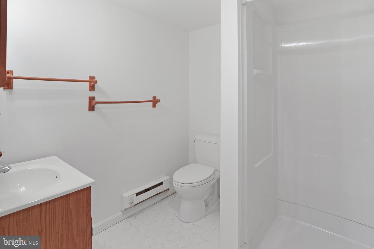 321 E E ST, PURCELLVILLE, Virginia 20132, 3 Bedrooms Bedrooms, ,2 BathroomsBathrooms,Residential,For sale,321 E E ST,VALO2095366 MLS # VALO2095366