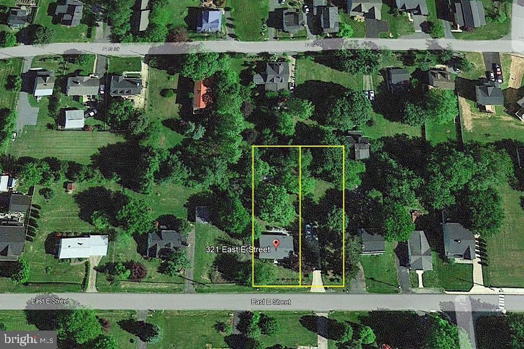 321 E E ST, PURCELLVILLE, Virginia 20132, 3 Bedrooms Bedrooms, ,2 BathroomsBathrooms,Residential,For sale,321 E E ST,VALO2095366 MLS # VALO2095366