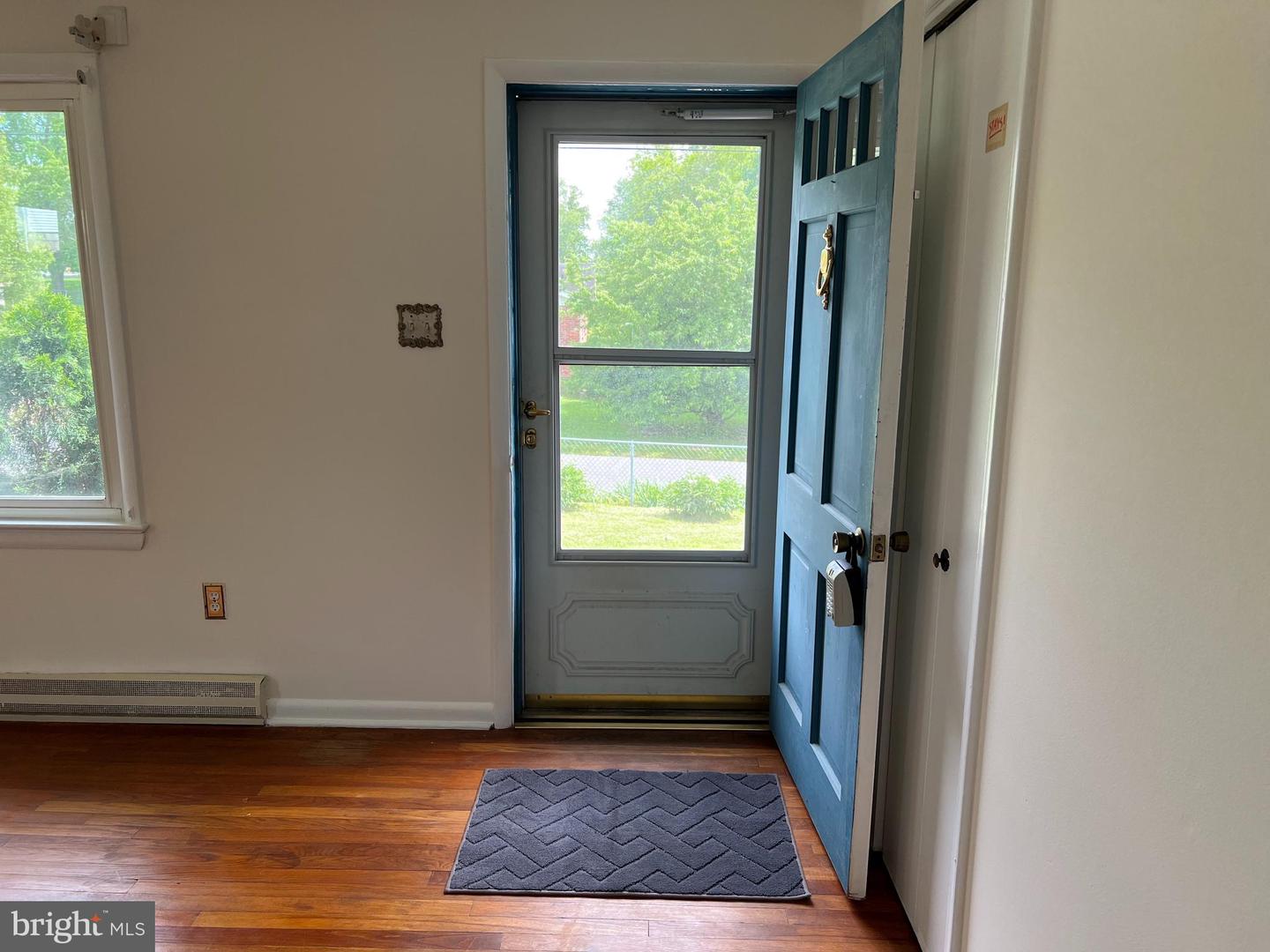 321 E E ST, PURCELLVILLE, Virginia 20132, 3 Bedrooms Bedrooms, ,2 BathroomsBathrooms,Residential,For sale,321 E E ST,VALO2095366 MLS # VALO2095366