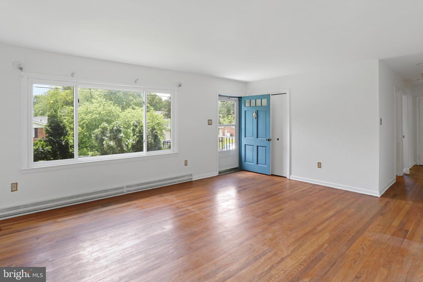 321 E E ST, PURCELLVILLE, Virginia 20132, 3 Bedrooms Bedrooms, ,2 BathroomsBathrooms,Residential,For sale,321 E E ST,VALO2095366 MLS # VALO2095366
