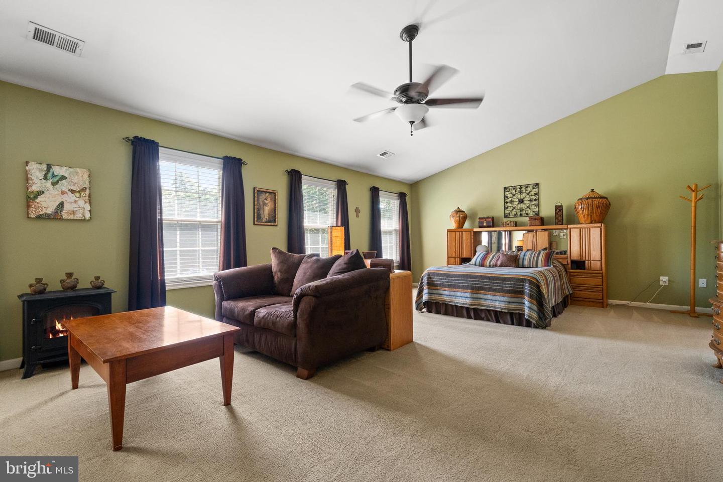 44 CLUB DR, STAFFORD, Virginia 22554, 5 Bedrooms Bedrooms, ,3 BathroomsBathrooms,Residential,For sale,44 CLUB DR,VAST2038412 MLS # VAST2038412