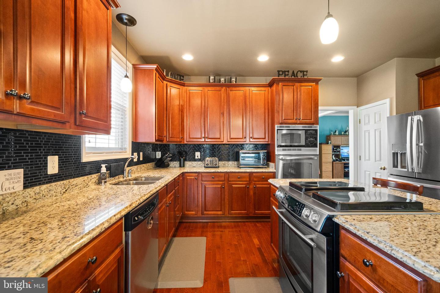 44 CLUB DR, STAFFORD, Virginia 22554, 5 Bedrooms Bedrooms, ,3 BathroomsBathrooms,Residential,For sale,44 CLUB DR,VAST2038412 MLS # VAST2038412