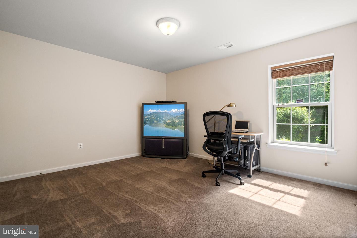 16280 EAGLE FLIGHT CIR, WOODBRIDGE, Virginia 22191, 5 Bedrooms Bedrooms, ,3 BathroomsBathrooms,Residential,For sale,16280 EAGLE FLIGHT CIR,VAPW2093568 MLS # VAPW2093568