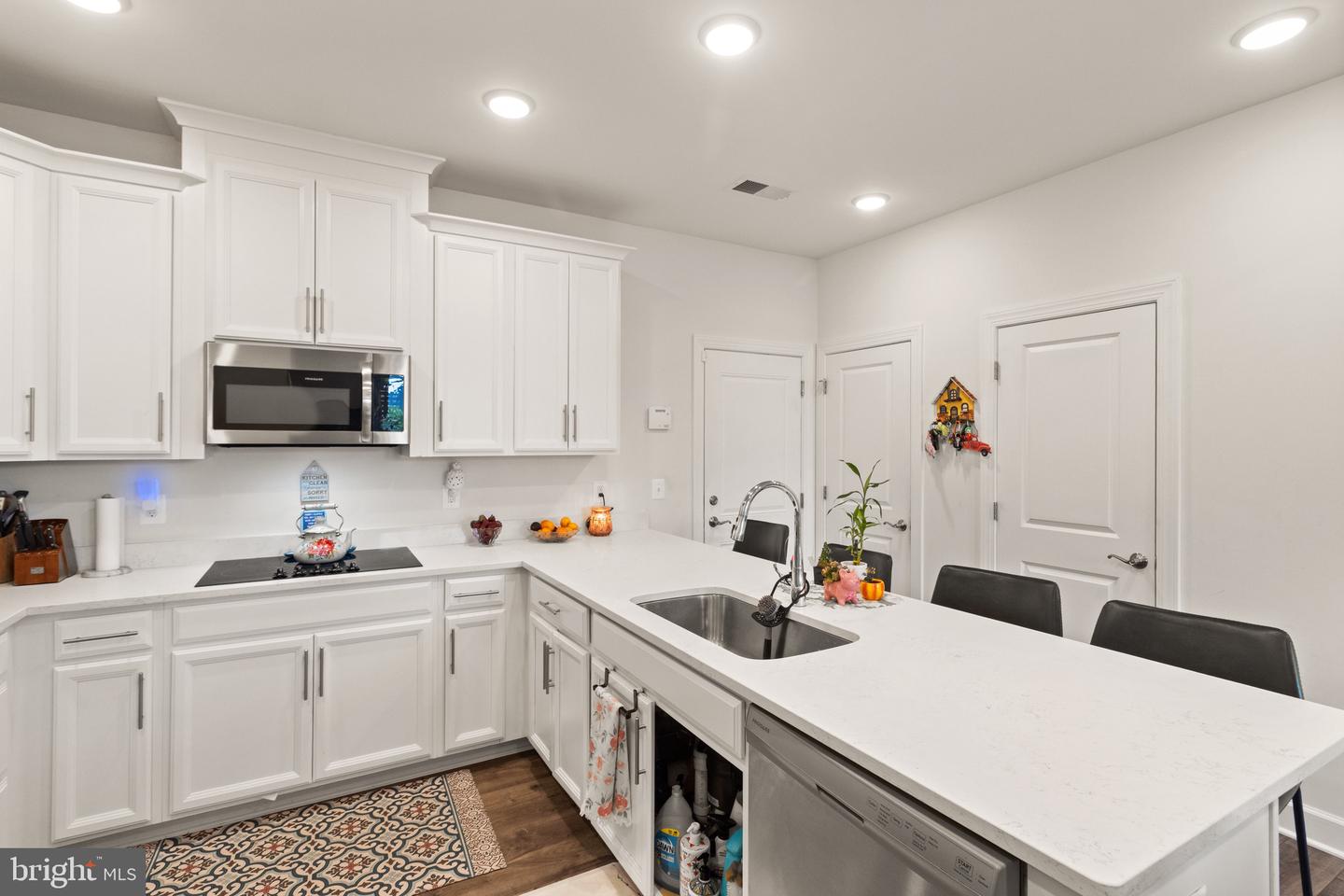 10424 RATCLIFFE TRL, MANASSAS, Virginia 20110, 2 Bedrooms Bedrooms, ,2 BathroomsBathrooms,Residential,For sale,10424 RATCLIFFE TRL,VAMN2008252 MLS # VAMN2008252