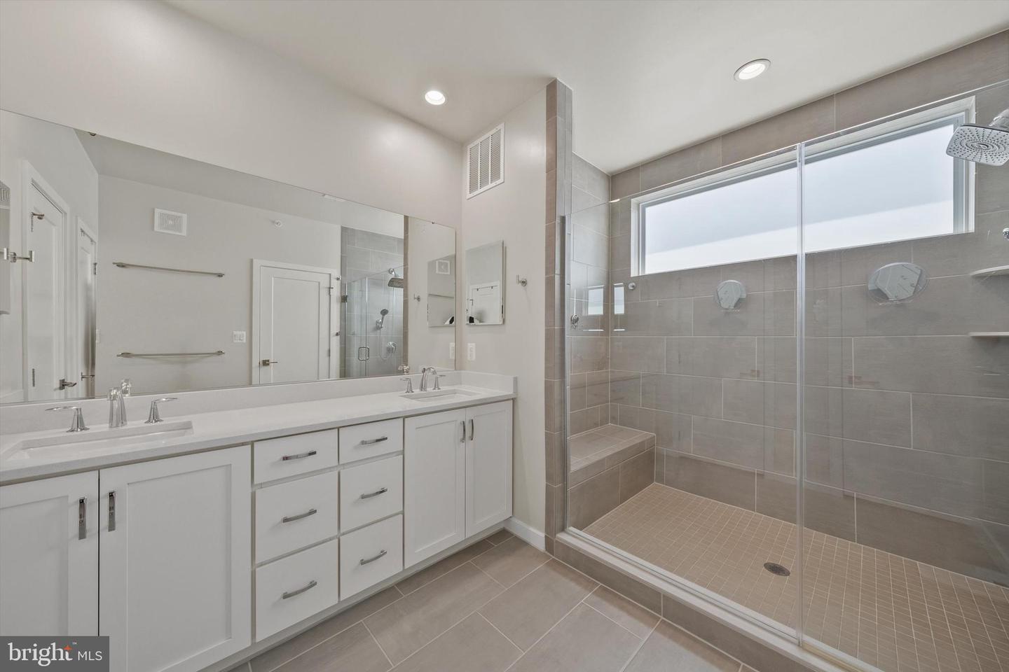 43179 MONGOLD SQ, ASHBURN, Virginia 20148, 3 Bedrooms Bedrooms, ,2 BathroomsBathrooms,Residential,For sale,43179 MONGOLD SQ,VALO2095334 MLS # VALO2095334