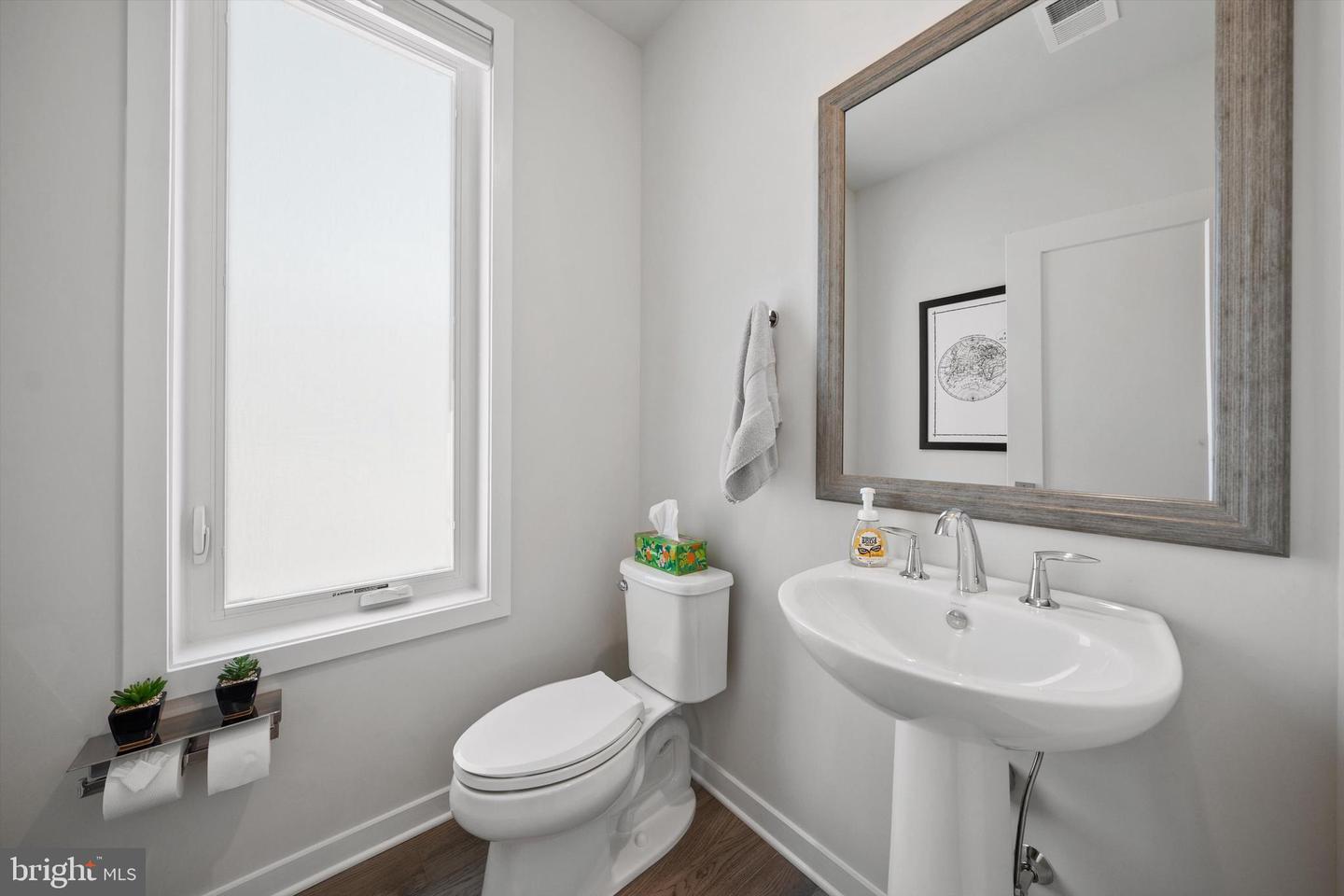 43179 MONGOLD SQ, ASHBURN, Virginia 20148, 3 Bedrooms Bedrooms, ,2 BathroomsBathrooms,Residential,For sale,43179 MONGOLD SQ,VALO2095334 MLS # VALO2095334