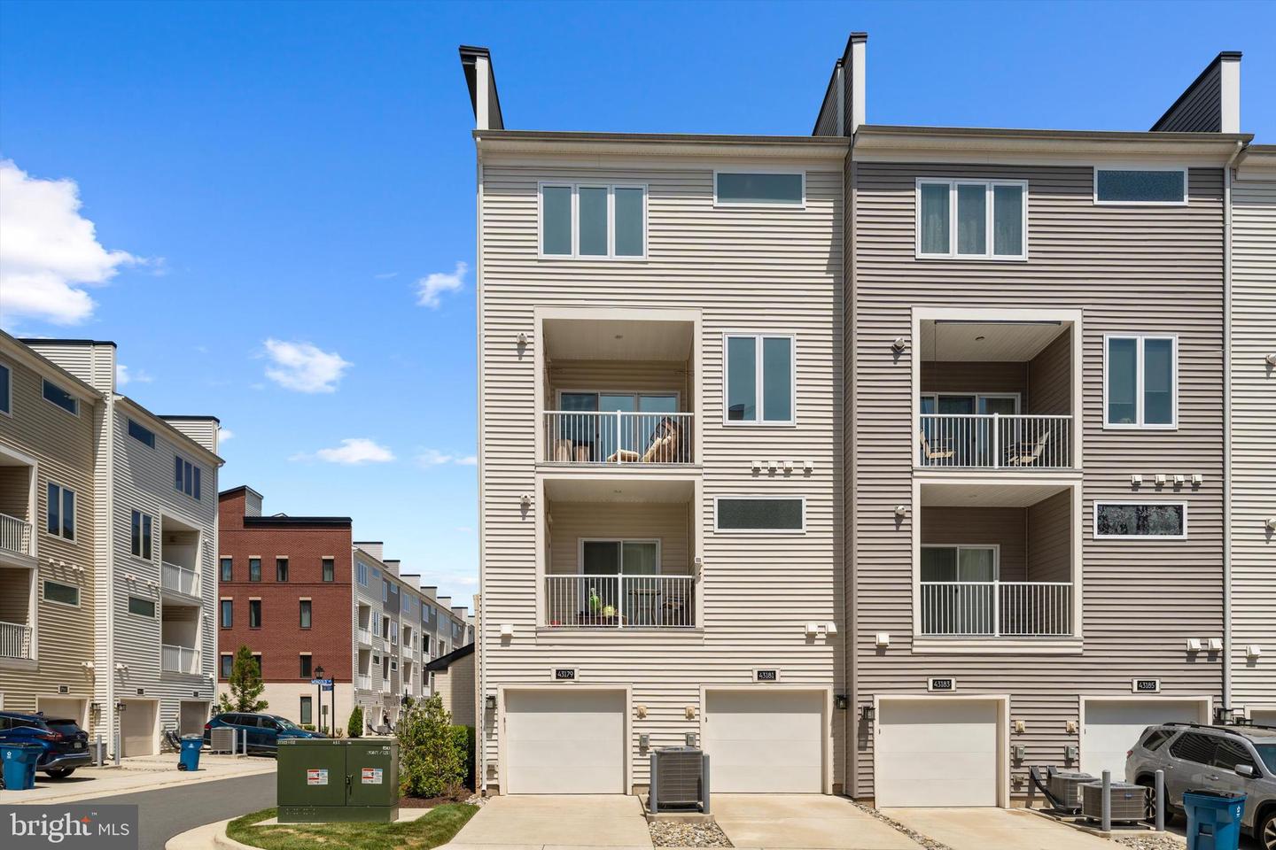 43179 MONGOLD SQ, ASHBURN, Virginia 20148, 3 Bedrooms Bedrooms, ,2 BathroomsBathrooms,Residential,For sale,43179 MONGOLD SQ,VALO2095334 MLS # VALO2095334