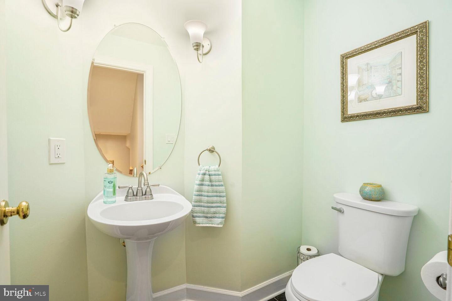 8511 WESTOWN WAY, VIENNA, Virginia 22182, 3 Bedrooms Bedrooms, ,3 BathroomsBathrooms,Residential,For sale,8511 WESTOWN WAY,VAFX2238086 MLS # VAFX2238086
