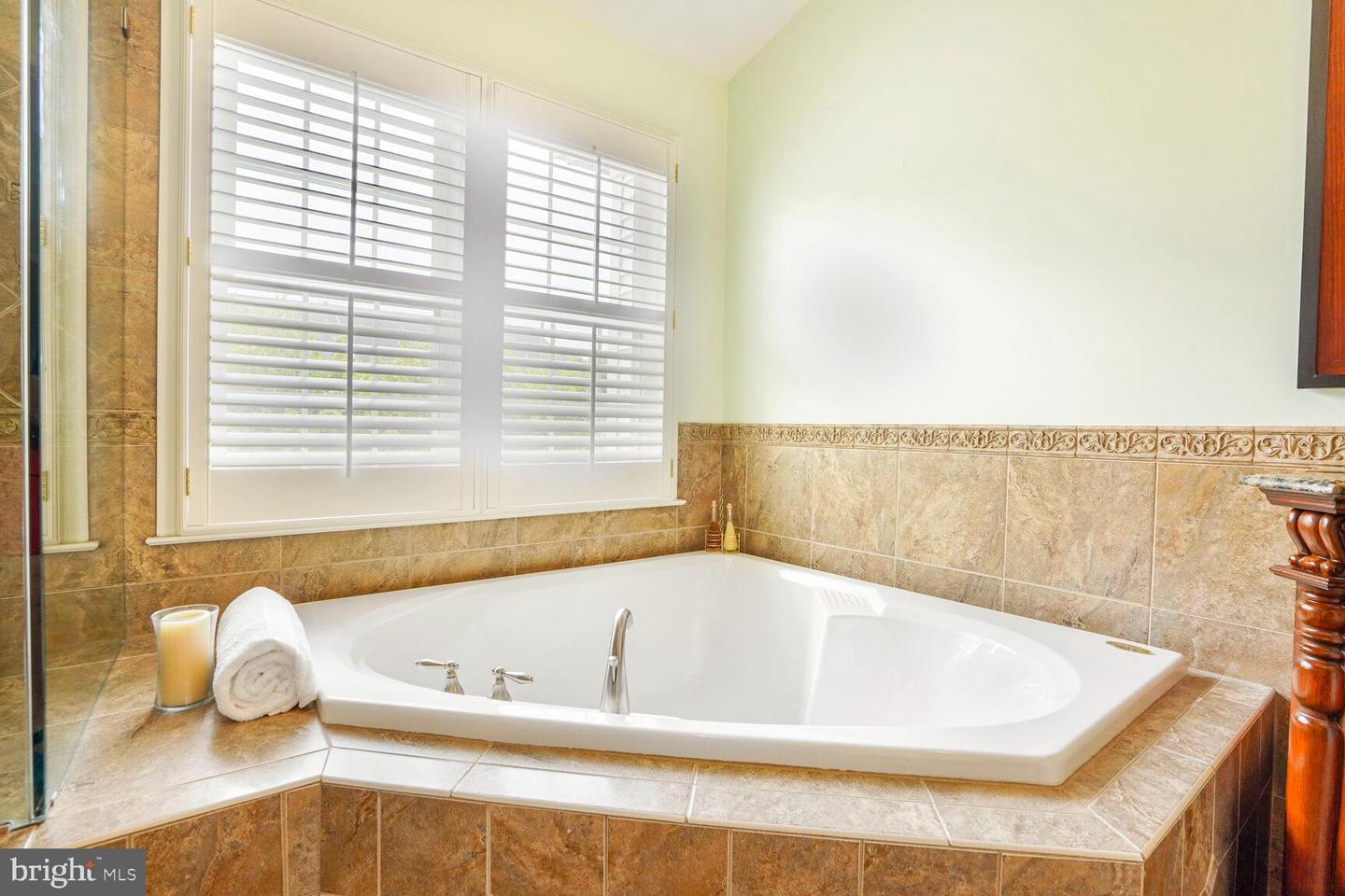 8511 WESTOWN WAY, VIENNA, Virginia 22182, 3 Bedrooms Bedrooms, ,3 BathroomsBathrooms,Residential,For sale,8511 WESTOWN WAY,VAFX2238086 MLS # VAFX2238086