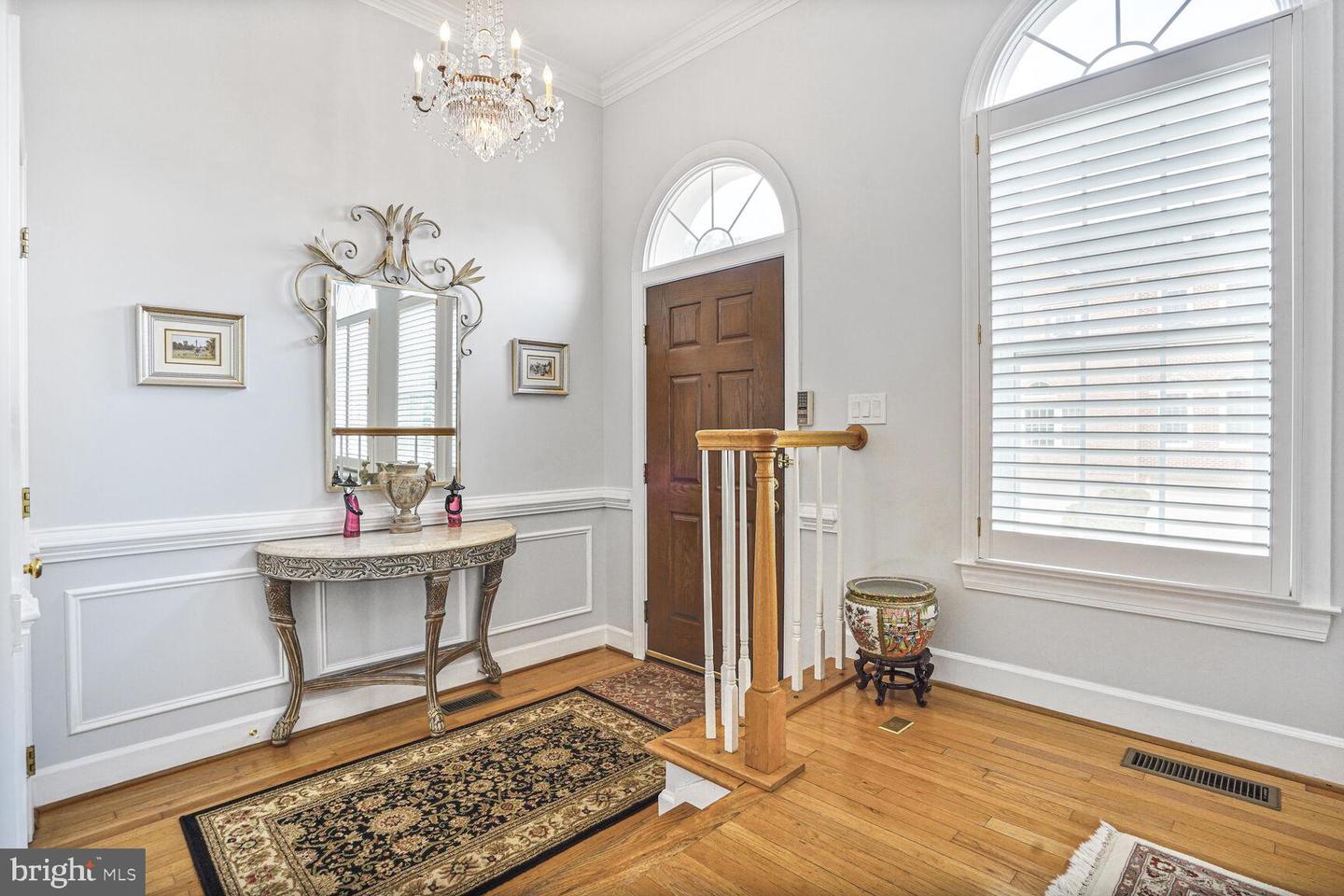 8511 WESTOWN WAY, VIENNA, Virginia 22182, 3 Bedrooms Bedrooms, ,3 BathroomsBathrooms,Residential,For sale,8511 WESTOWN WAY,VAFX2238086 MLS # VAFX2238086