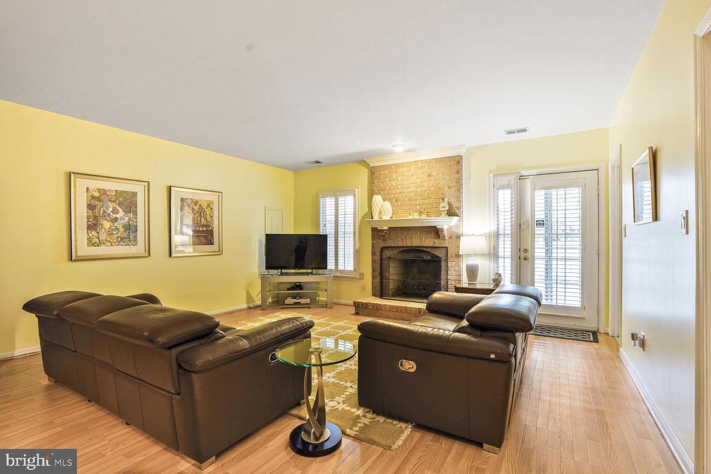 8511 WESTOWN WAY, VIENNA, Virginia 22182, 3 Bedrooms Bedrooms, ,3 BathroomsBathrooms,Residential,For sale,8511 WESTOWN WAY,VAFX2238086 MLS # VAFX2238086