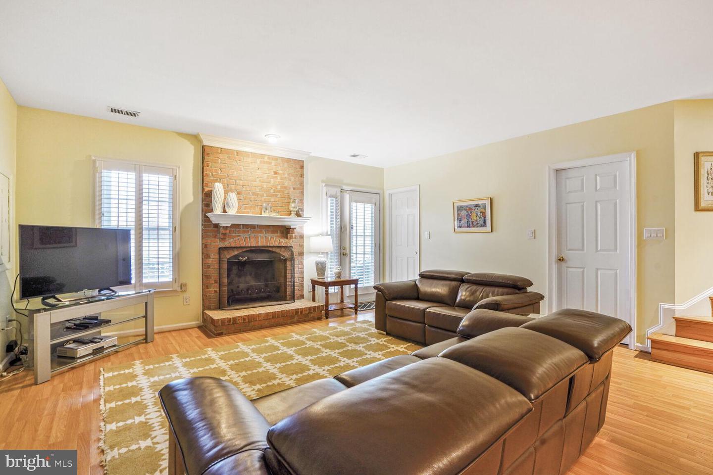 8511 WESTOWN WAY, VIENNA, Virginia 22182, 3 Bedrooms Bedrooms, ,3 BathroomsBathrooms,Residential,For sale,8511 WESTOWN WAY,VAFX2238086 MLS # VAFX2238086