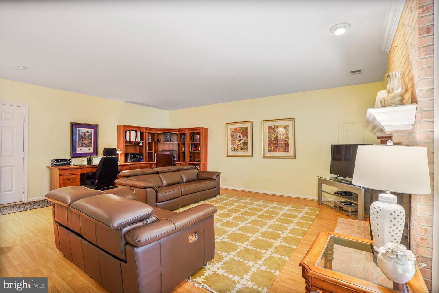 8511 WESTOWN WAY, VIENNA, Virginia 22182, 3 Bedrooms Bedrooms, ,3 BathroomsBathrooms,Residential,For sale,8511 WESTOWN WAY,VAFX2238086 MLS # VAFX2238086