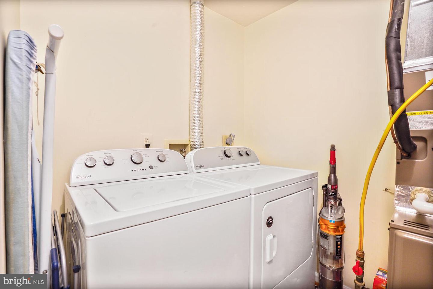 8511 WESTOWN WAY, VIENNA, Virginia 22182, 3 Bedrooms Bedrooms, ,3 BathroomsBathrooms,Residential,For sale,8511 WESTOWN WAY,VAFX2238086 MLS # VAFX2238086