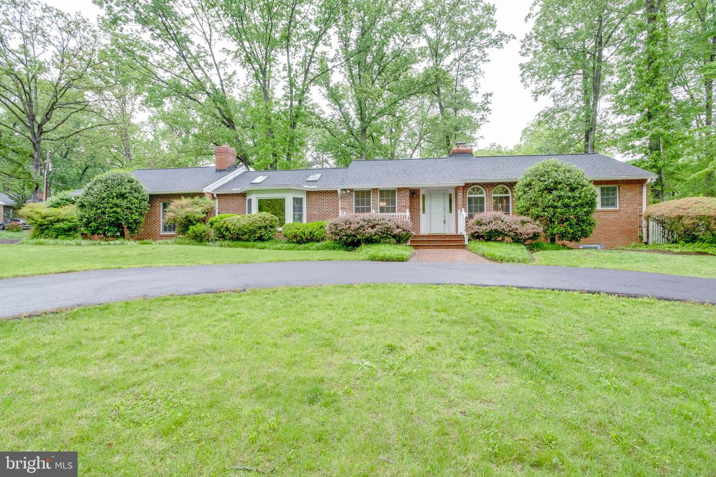 8212 WOODLAND AVE, ANNANDALE, Virginia 22003, 4 Bedrooms Bedrooms, ,3 BathroomsBathrooms,Residential,For sale,8212 WOODLAND AVE,VAFX2238322 MLS # VAFX2238322