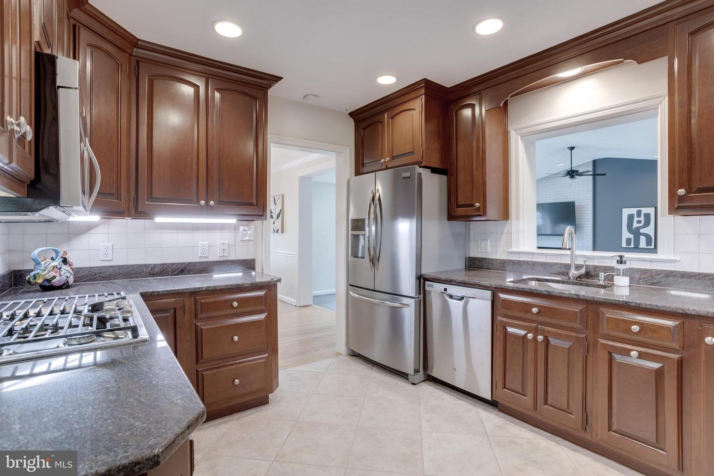 8212 WOODLAND AVE, ANNANDALE, Virginia 22003, 4 Bedrooms Bedrooms, ,3 BathroomsBathrooms,Residential,For sale,8212 WOODLAND AVE,VAFX2238322 MLS # VAFX2238322