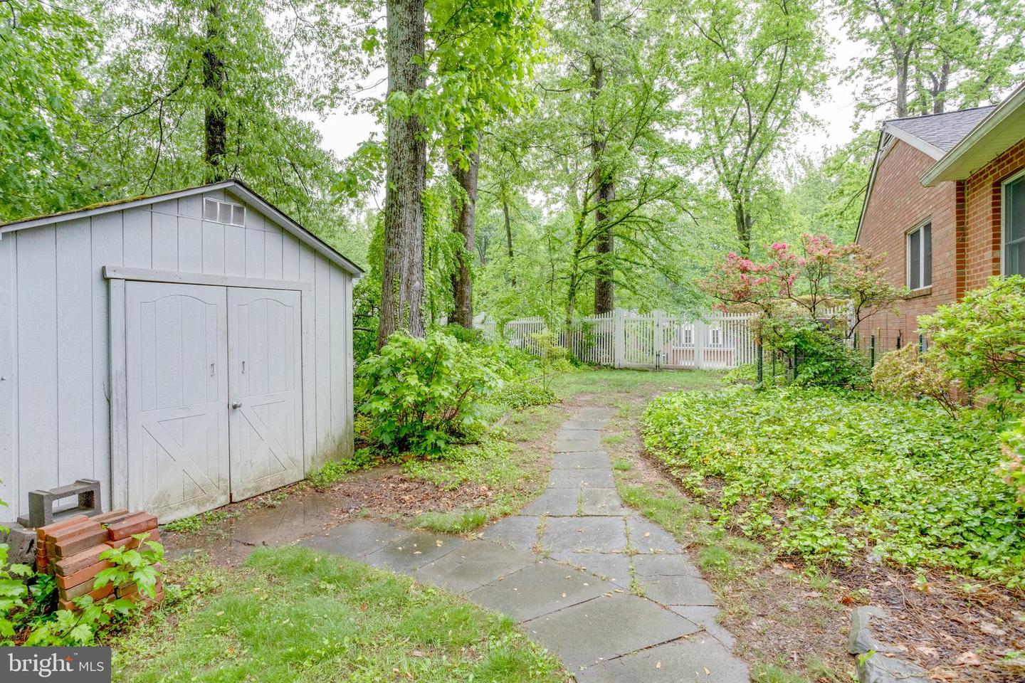 8212 WOODLAND AVE, ANNANDALE, Virginia 22003, 4 Bedrooms Bedrooms, ,3 BathroomsBathrooms,Residential,For sale,8212 WOODLAND AVE,VAFX2238322 MLS # VAFX2238322