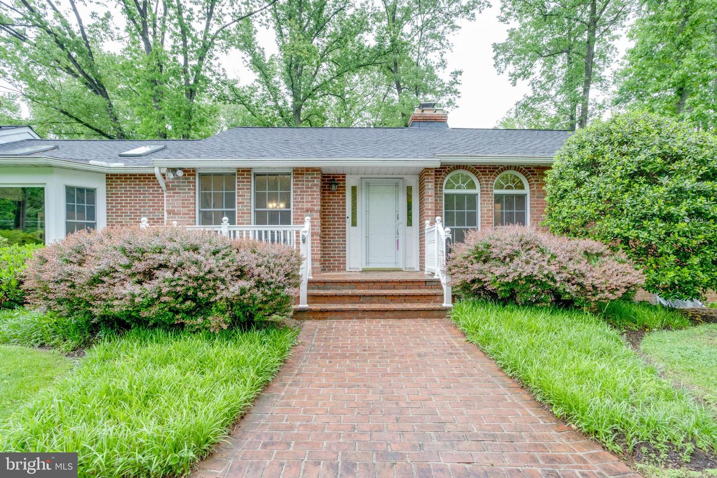 8212 WOODLAND AVE, ANNANDALE, Virginia 22003, 4 Bedrooms Bedrooms, ,3 BathroomsBathrooms,Residential,For sale,8212 WOODLAND AVE,VAFX2238322 MLS # VAFX2238322