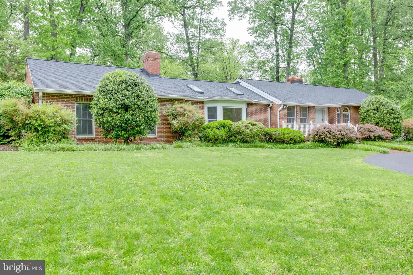 8212 WOODLAND AVE, ANNANDALE, Virginia 22003, 4 Bedrooms Bedrooms, ,3 BathroomsBathrooms,Residential,For sale,8212 WOODLAND AVE,VAFX2238322 MLS # VAFX2238322