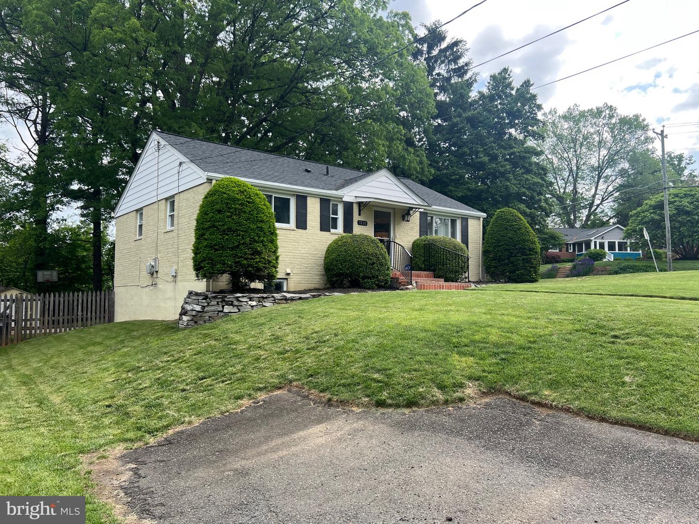 7216 DEBORAH DR, FALLS CHURCH, Virginia 22046, 3 Bedrooms Bedrooms, ,2 BathroomsBathrooms,Residential,For sale,7216 DEBORAH DR,VAFX2238336 MLS # VAFX2238336