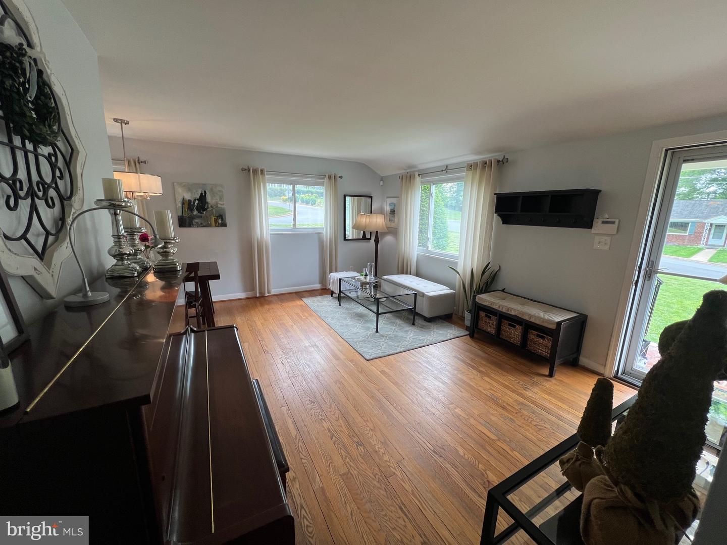 7216 DEBORAH DR, FALLS CHURCH, Virginia 22046, 3 Bedrooms Bedrooms, ,2 BathroomsBathrooms,Residential,For sale,7216 DEBORAH DR,VAFX2238336 MLS # VAFX2238336