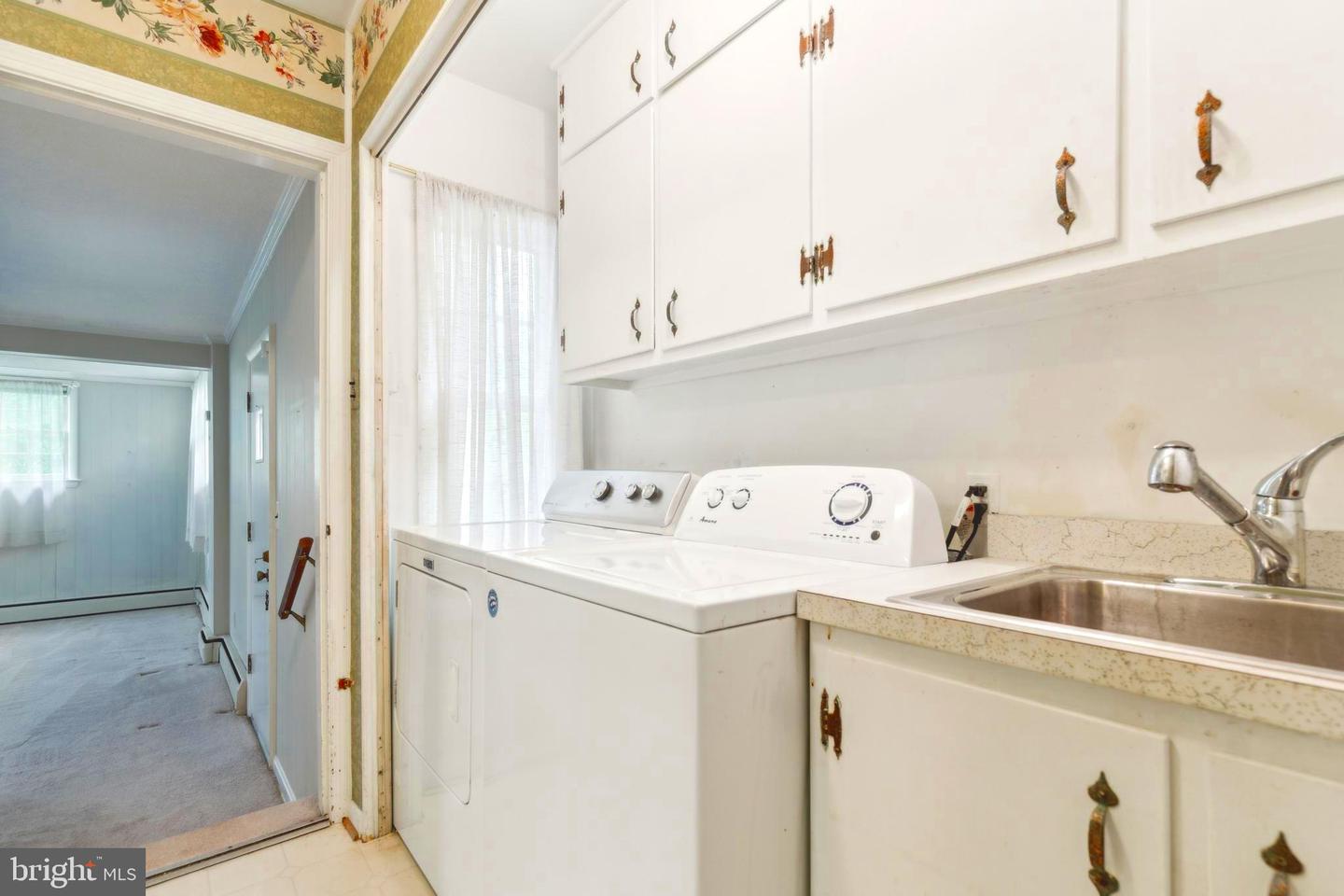 9005 LONGSTREET DR, MANASSAS, Virginia 20110, 3 Bedrooms Bedrooms, ,2 BathroomsBathrooms,Residential,For sale,9005 LONGSTREET DR,VAMN2008262 MLS # VAMN2008262