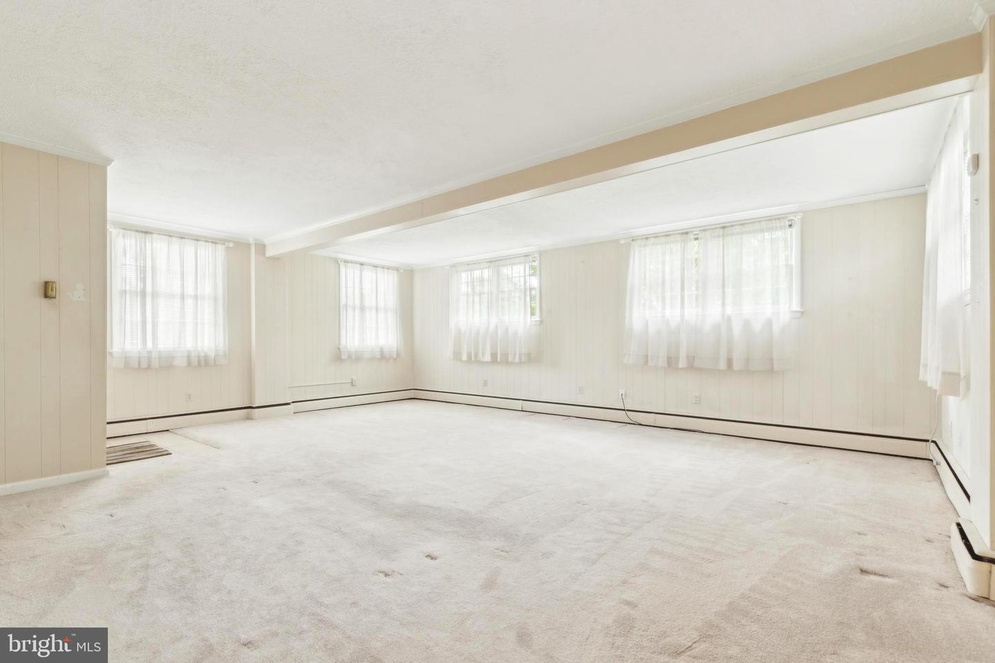 9005 LONGSTREET DR, MANASSAS, Virginia 20110, 3 Bedrooms Bedrooms, ,2 BathroomsBathrooms,Residential,For sale,9005 LONGSTREET DR,VAMN2008262 MLS # VAMN2008262