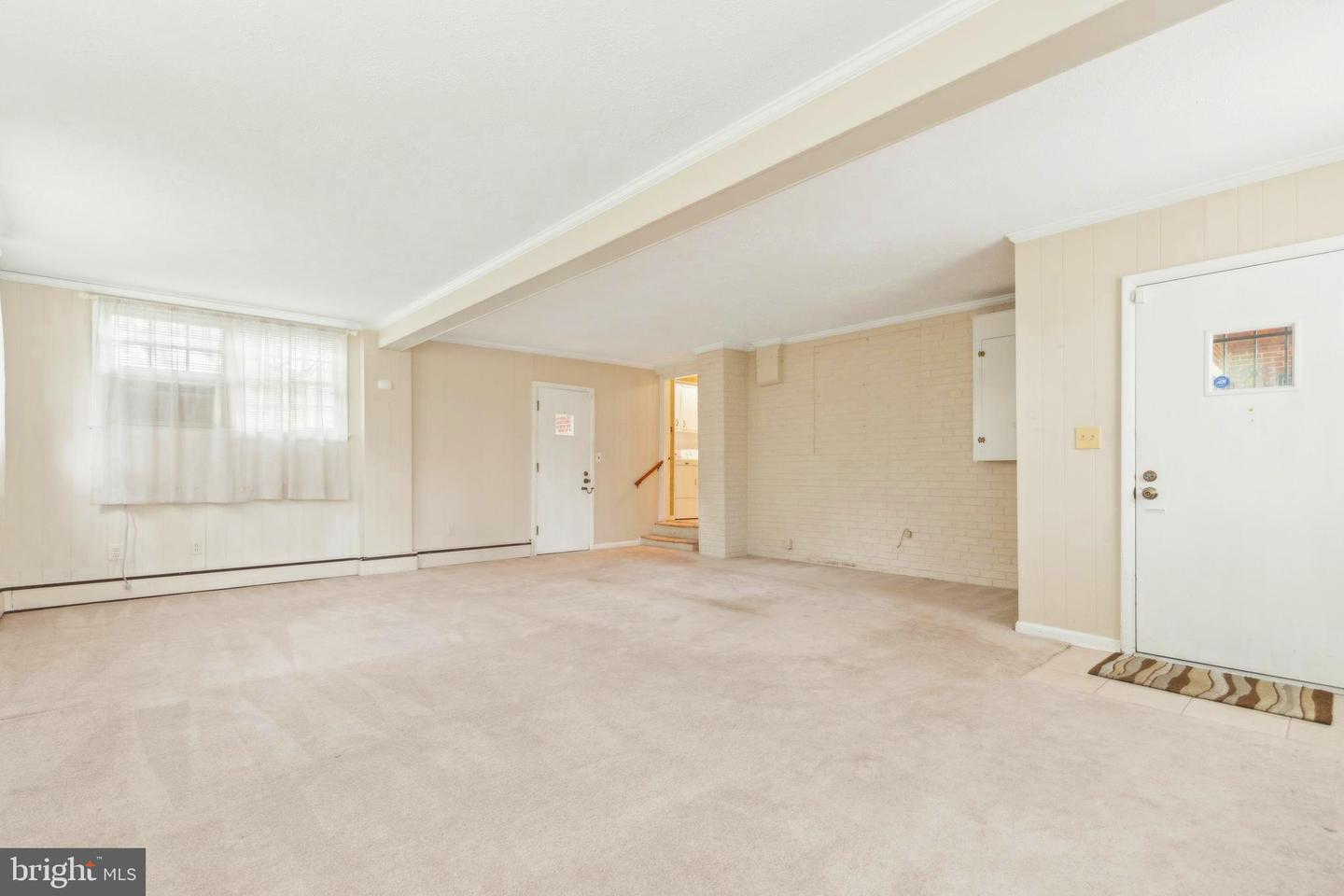 9005 LONGSTREET DR, MANASSAS, Virginia 20110, 3 Bedrooms Bedrooms, ,2 BathroomsBathrooms,Residential,For sale,9005 LONGSTREET DR,VAMN2008262 MLS # VAMN2008262
