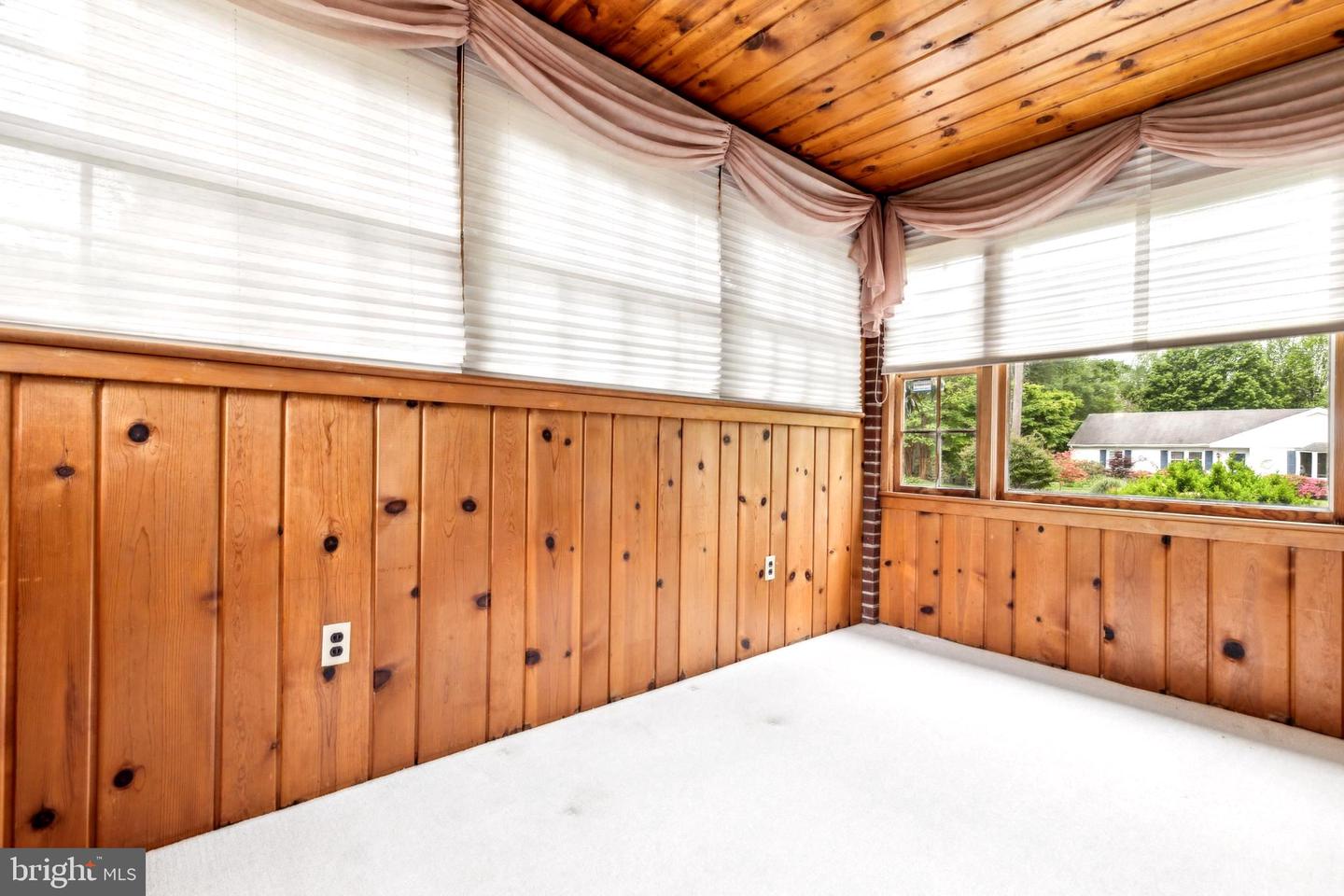 9005 LONGSTREET DR, MANASSAS, Virginia 20110, 3 Bedrooms Bedrooms, ,2 BathroomsBathrooms,Residential,For sale,9005 LONGSTREET DR,VAMN2008262 MLS # VAMN2008262