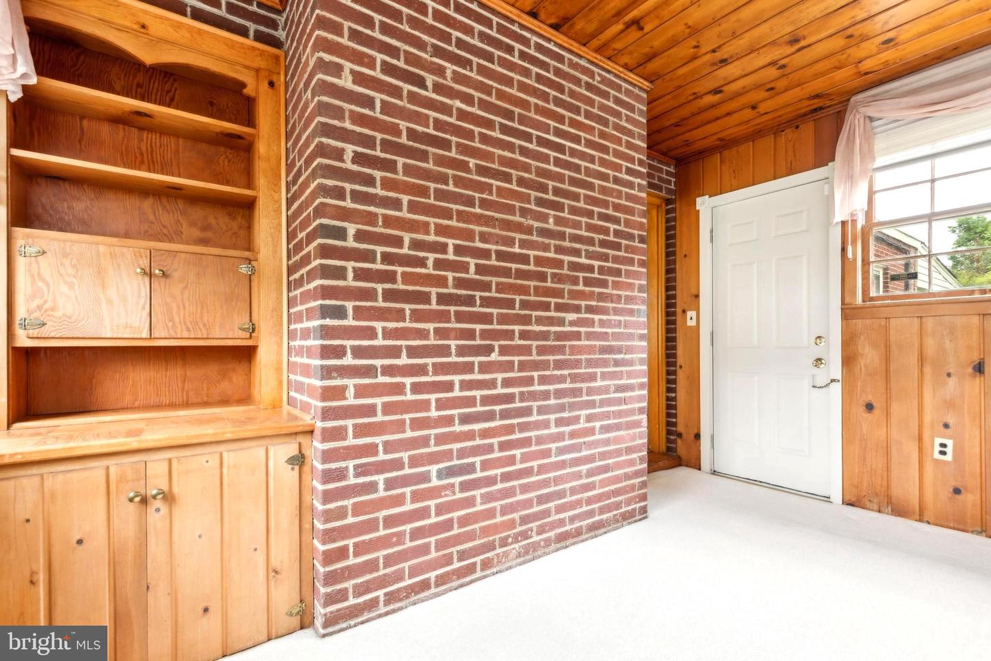 9005 LONGSTREET DR, MANASSAS, Virginia 20110, 3 Bedrooms Bedrooms, ,2 BathroomsBathrooms,Residential,For sale,9005 LONGSTREET DR,VAMN2008262 MLS # VAMN2008262