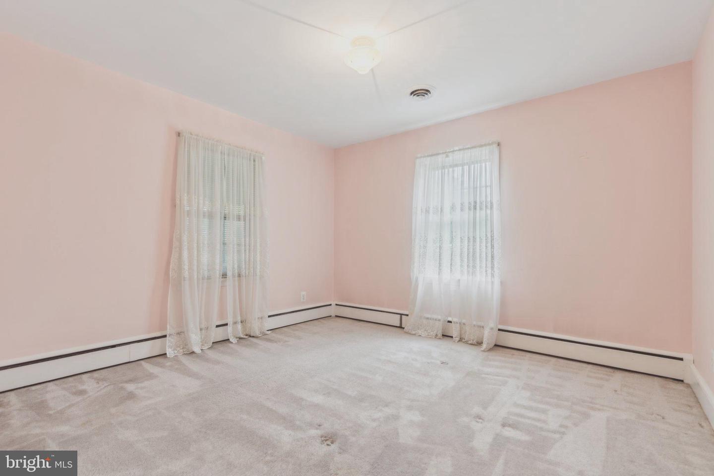 9005 LONGSTREET DR, MANASSAS, Virginia 20110, 3 Bedrooms Bedrooms, ,2 BathroomsBathrooms,Residential,For sale,9005 LONGSTREET DR,VAMN2008262 MLS # VAMN2008262