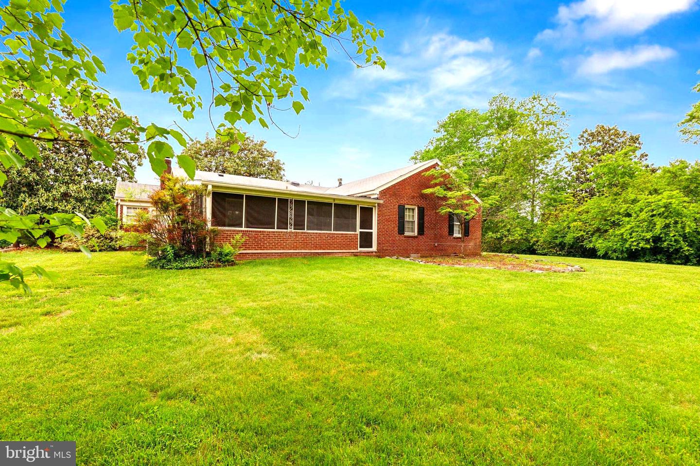 9005 LONGSTREET DR, MANASSAS, Virginia 20110, 3 Bedrooms Bedrooms, ,2 BathroomsBathrooms,Residential,For sale,9005 LONGSTREET DR,VAMN2008262 MLS # VAMN2008262