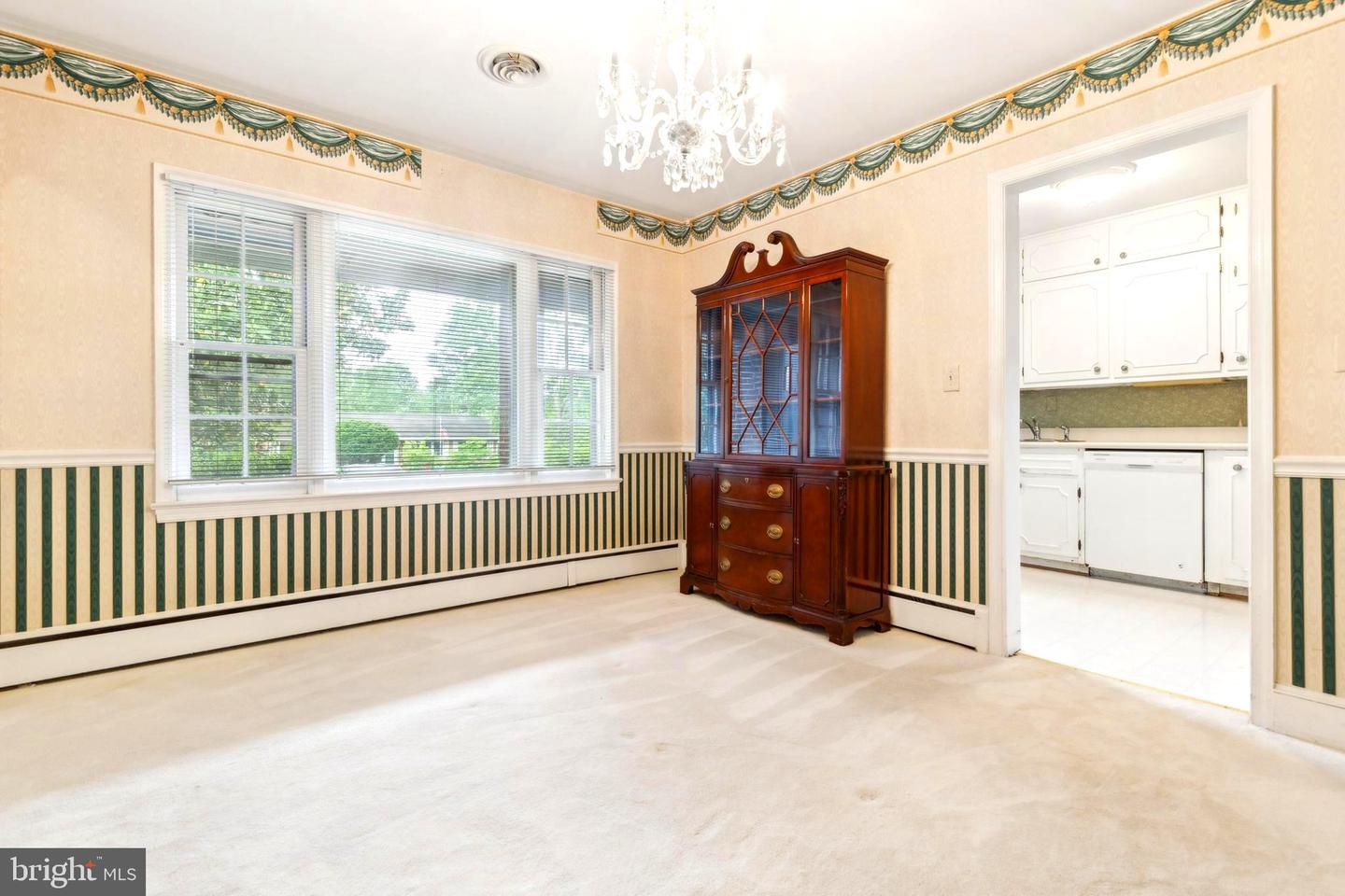 9005 LONGSTREET DR, MANASSAS, Virginia 20110, 3 Bedrooms Bedrooms, ,2 BathroomsBathrooms,Residential,For sale,9005 LONGSTREET DR,VAMN2008262 MLS # VAMN2008262
