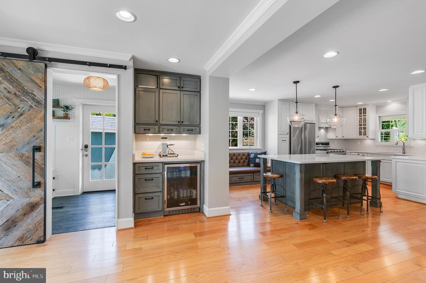 5719 15TH ST N, ARLINGTON, Virginia 22205, 6 Bedrooms Bedrooms, ,4 BathroomsBathrooms,Residential,For sale,5719 15TH ST N,VAAR2056926 MLS # VAAR2056926