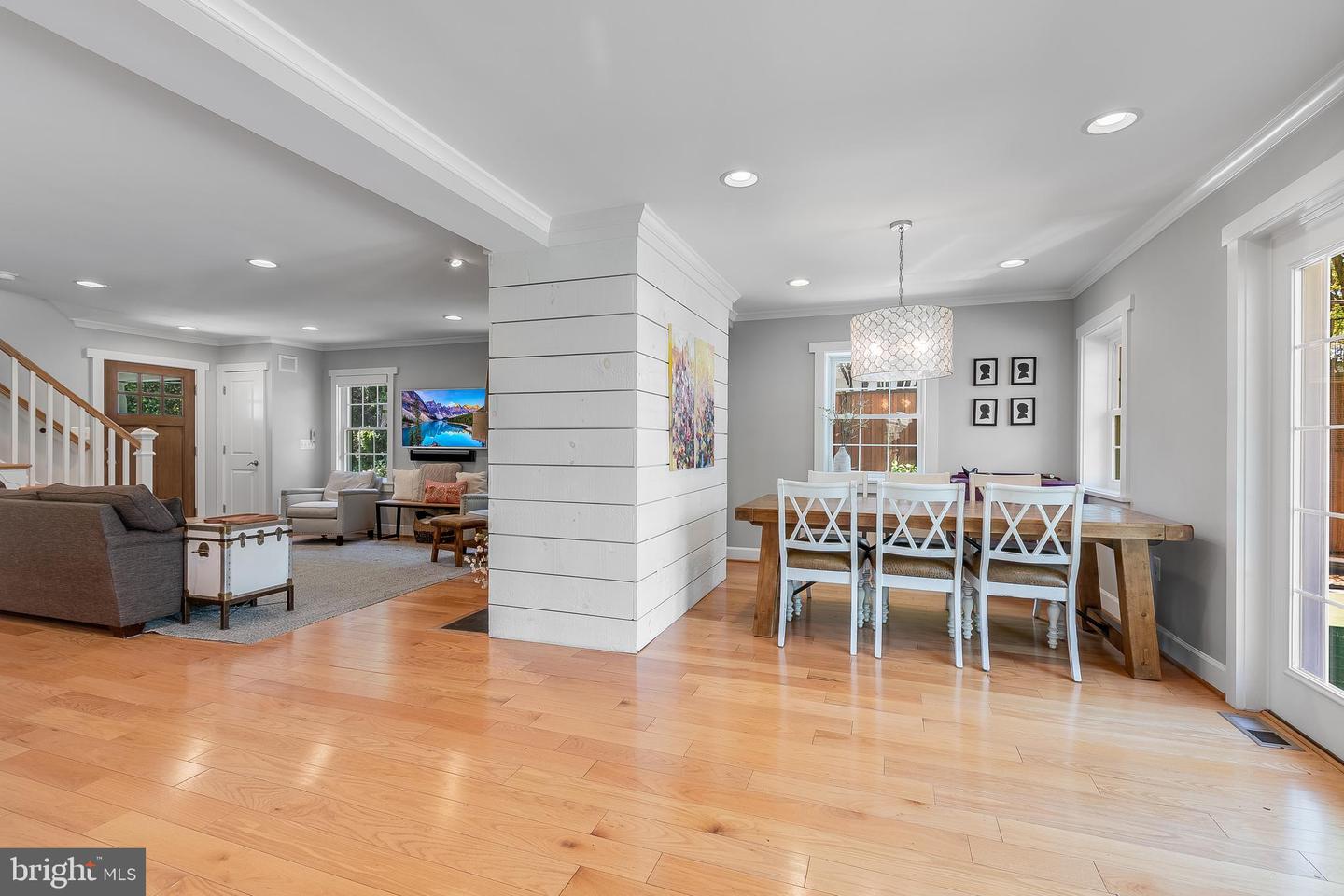 5719 15TH ST N, ARLINGTON, Virginia 22205, 6 Bedrooms Bedrooms, ,4 BathroomsBathrooms,Residential,For sale,5719 15TH ST N,VAAR2056926 MLS # VAAR2056926