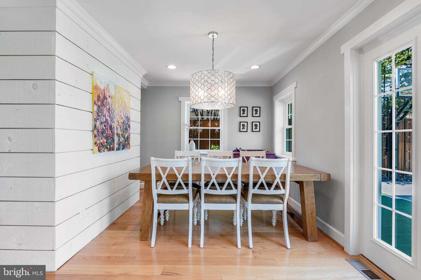 5719 15TH ST N, ARLINGTON, Virginia 22205, 6 Bedrooms Bedrooms, ,4 BathroomsBathrooms,Residential,For sale,5719 15TH ST N,VAAR2056926 MLS # VAAR2056926