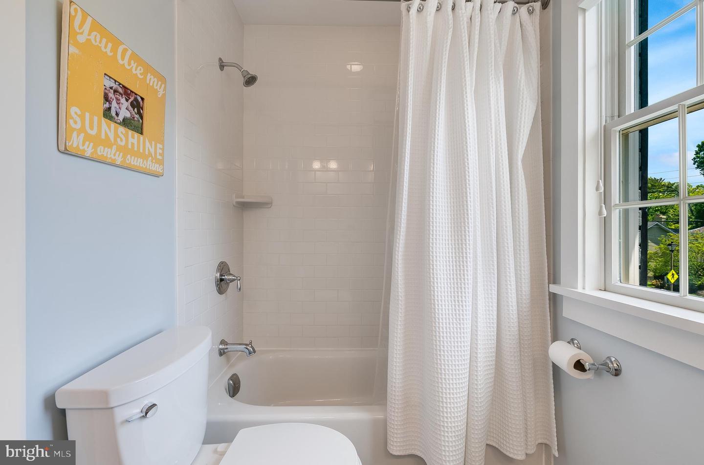 5719 15TH ST N, ARLINGTON, Virginia 22205, 6 Bedrooms Bedrooms, ,4 BathroomsBathrooms,Residential,For sale,5719 15TH ST N,VAAR2056926 MLS # VAAR2056926