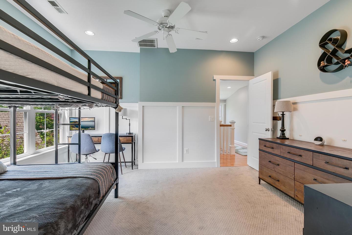 5719 15TH ST N, ARLINGTON, Virginia 22205, 6 Bedrooms Bedrooms, ,4 BathroomsBathrooms,Residential,For sale,5719 15TH ST N,VAAR2056926 MLS # VAAR2056926